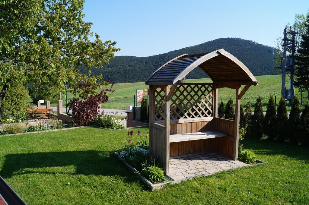 ホテル Haus Bergblick Maiersdorf エクステリア 写真
